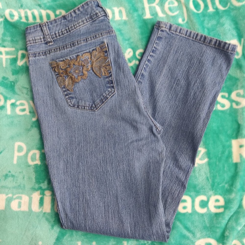Charter Club Classic Fit Jeans Size 10P - Picture 2 of 7